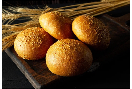 Булочка Столичная 0,05кг с кунжутом 4шт в упаковке ООО Хлеб Нерюнгри